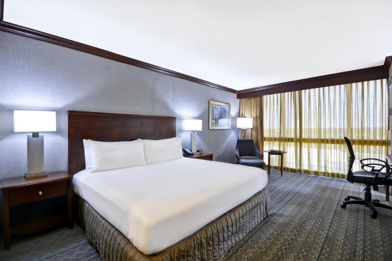 Crowne Plaza Tulsa Hotel Southern Hills Room photo