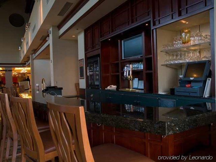 Crowne Plaza Tulsa Hotel Southern Hills Restaurant photo