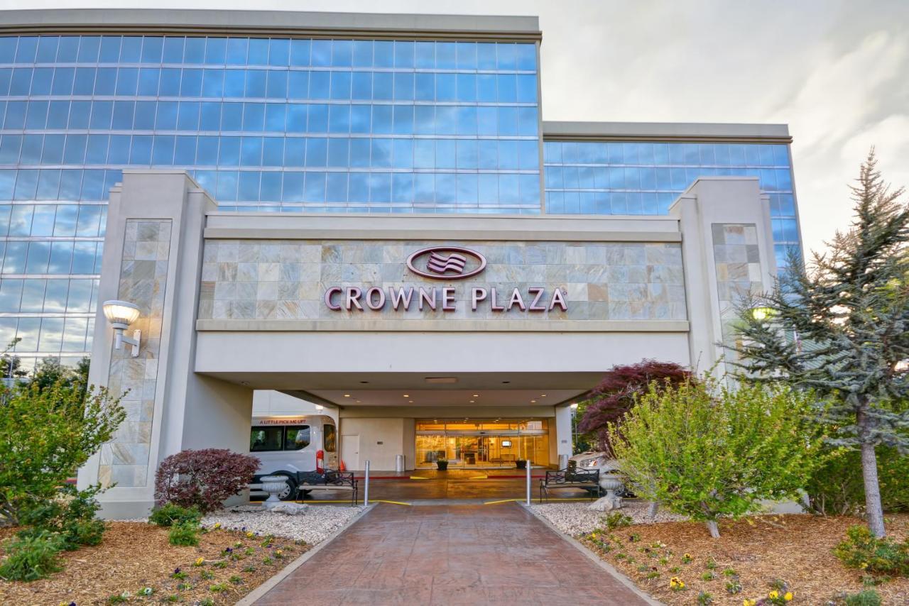 Crowne Plaza Tulsa Hotel Southern Hills Exterior photo